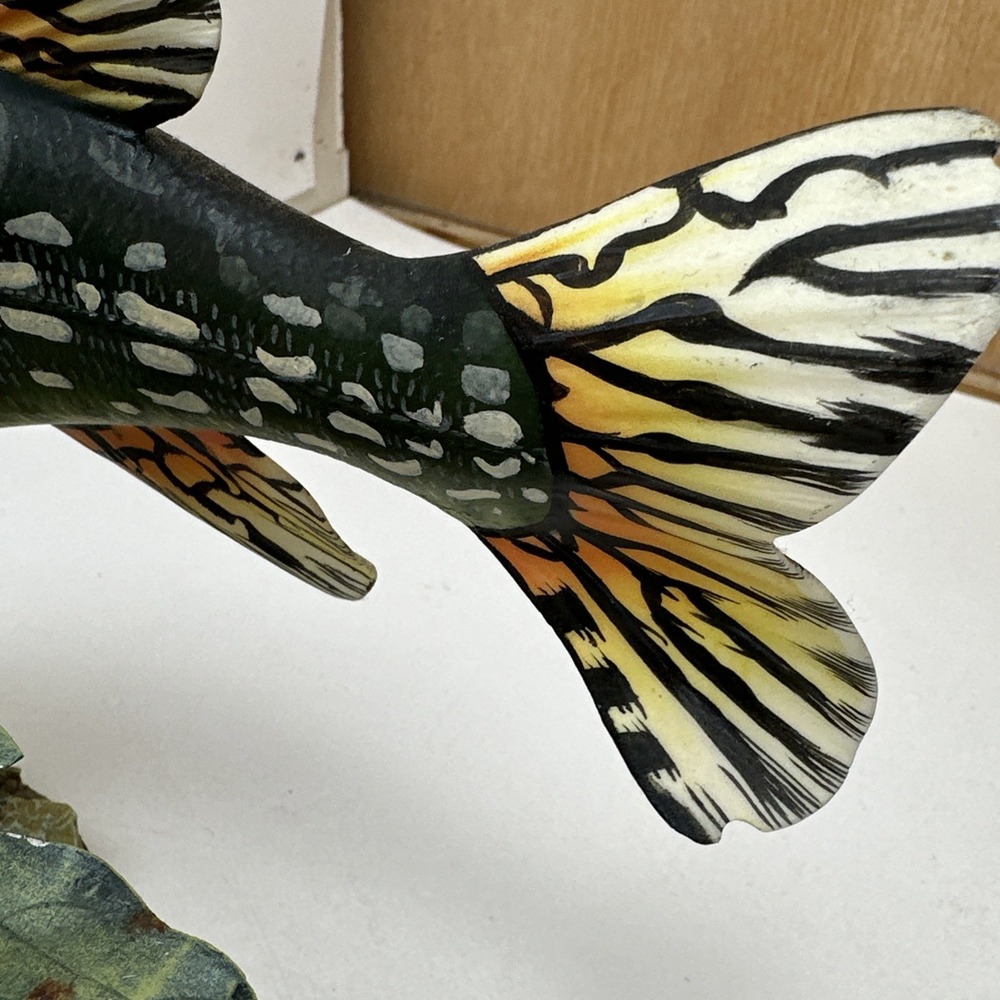 Danbury Mint George Kruth Great Northern Pike Fish Figurine Small Chip - Picture 13 of 16